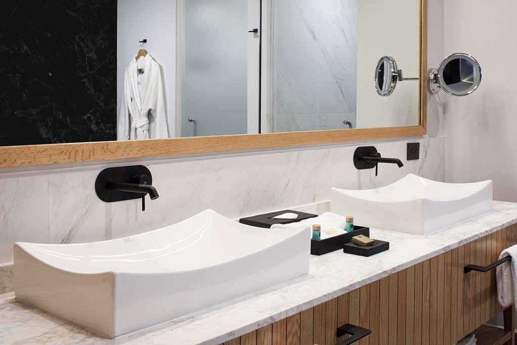 Galeria Plaza Monterrey Exterior foto Bathroom