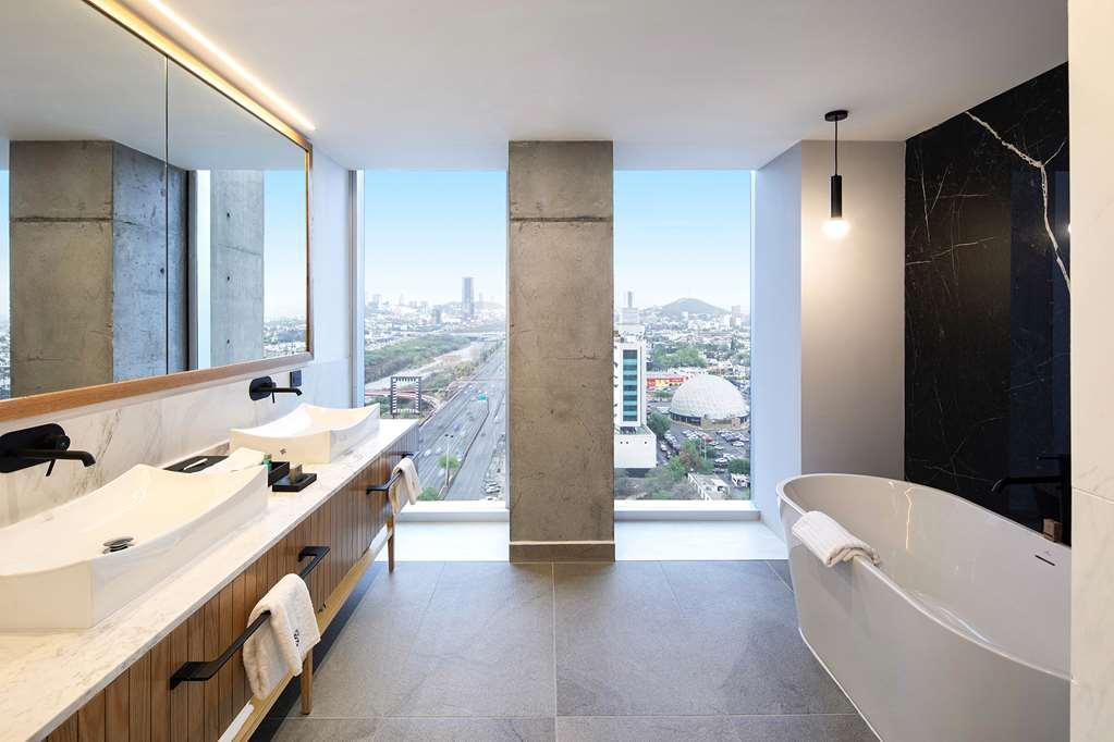 Galeria Plaza Monterrey Exterior foto Bathroom