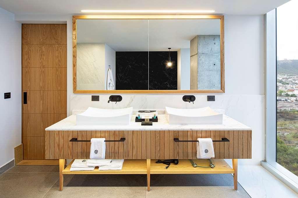 Galeria Plaza Monterrey Exterior foto Bathroom