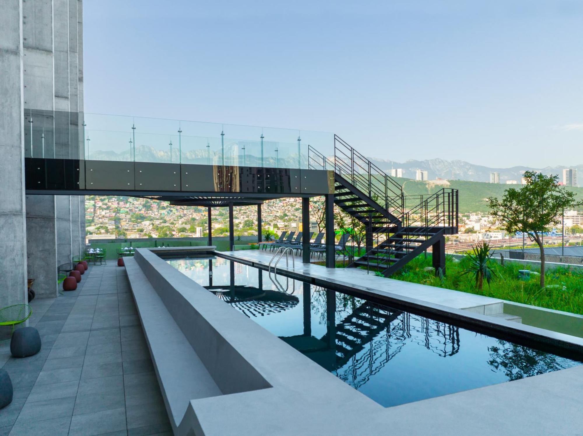 Galeria Plaza Monterrey Exterior foto Skyline Residences