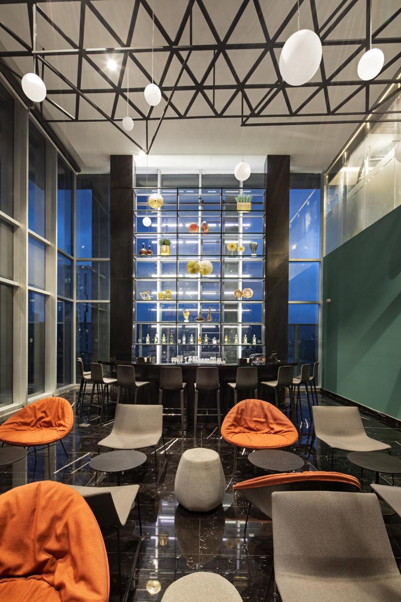 Galeria Plaza Monterrey Exterior foto The bar at the 10th floor